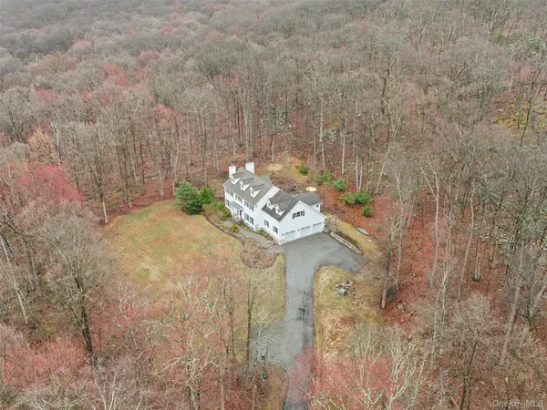 $1,375,000 | 580 Oscawana Lake Road, Putnam Valley, NY 10579