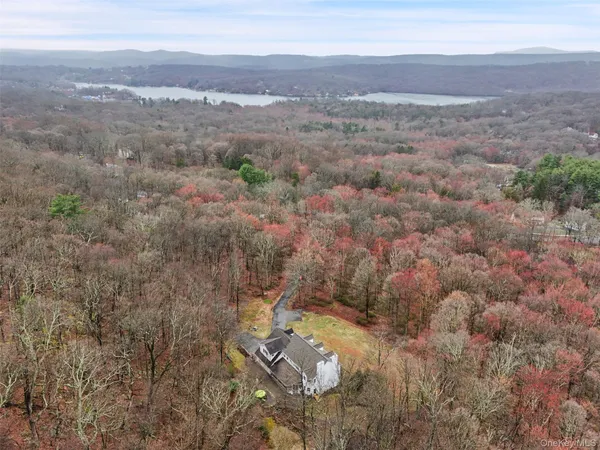 $1,375,000 | 580 Oscawana Lake Road, Putnam Valley, NY 10579