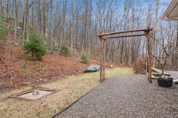 $1,375,000 | 580 Oscawana Lake Road, Putnam Valley, NY 10579