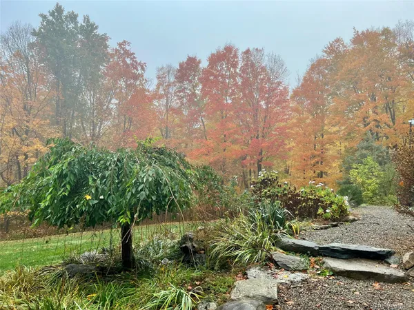$1,375,000 | 580 Oscawana Lake Road, Putnam Valley, NY 10579