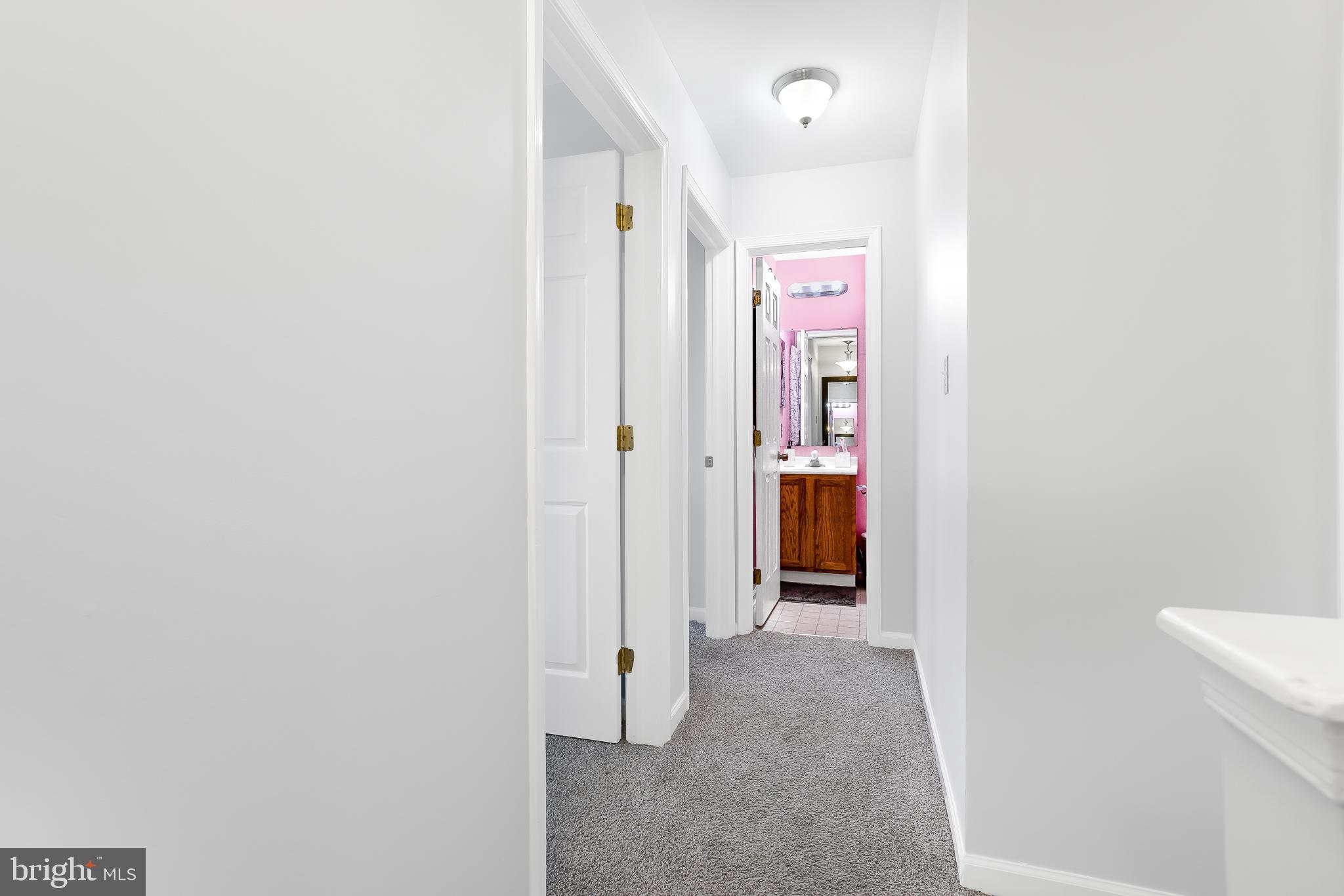 286 Vincent Circle Middletown, DE 19709 - Photo 16 of 29 a view of a hallway with closet