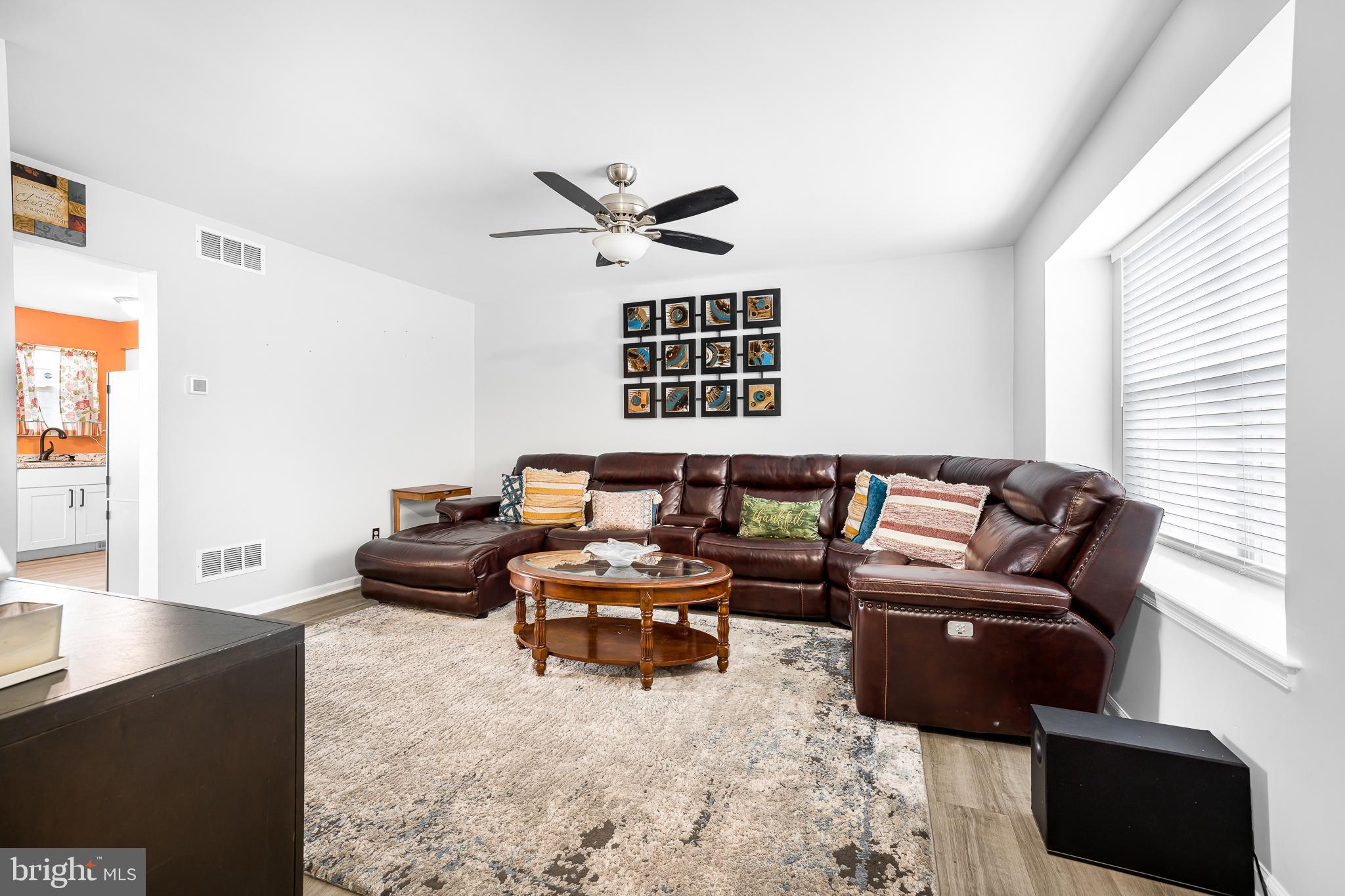 286 Vincent Circle Middletown, DE 19709 - Photo 5 of 29 a living room with furniture