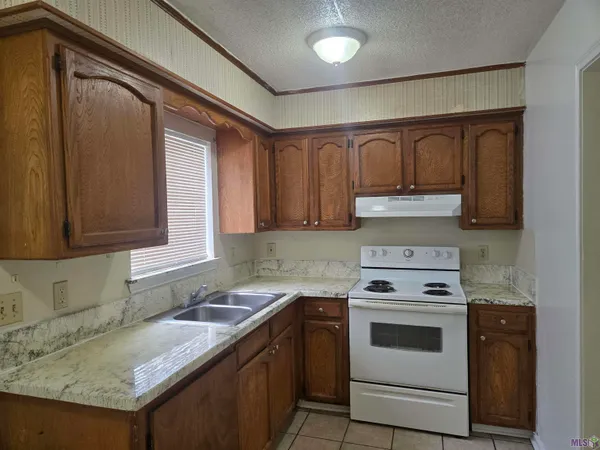 $950 | 120 Oak Ridge Avenue, Unit B, Donaldsonville, LA 70346