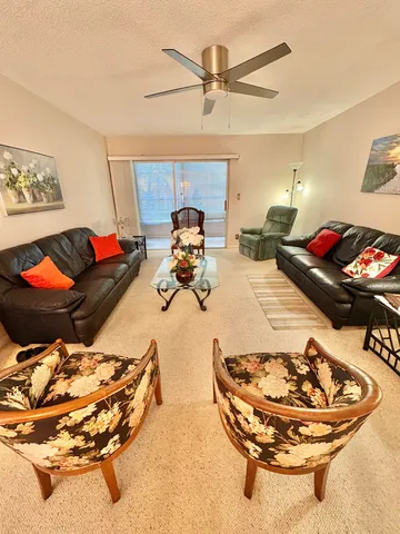 $1,575 | 19 Golfs Edge, West Palm Beach, FL 33417