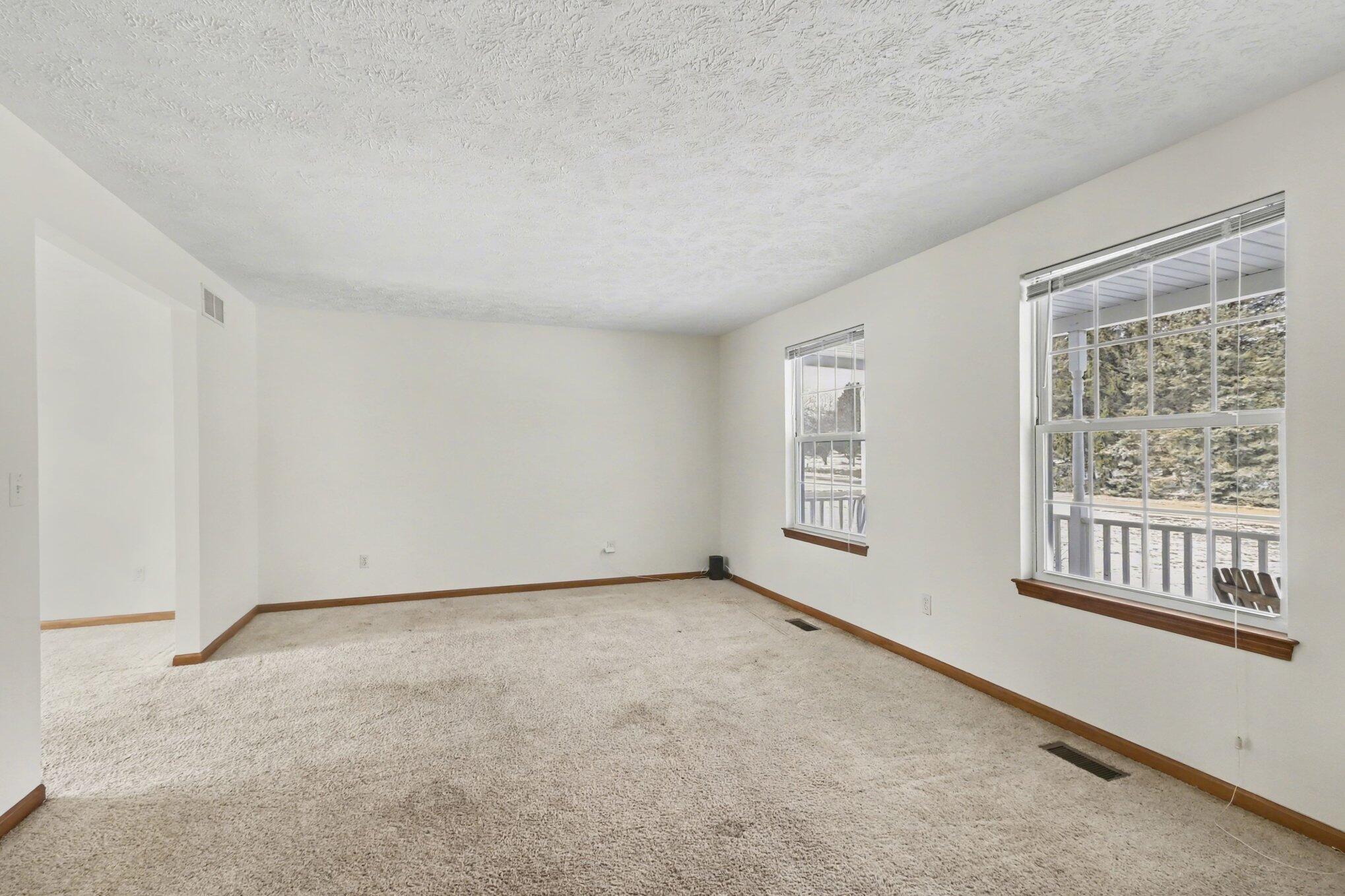 6331 Layton Road Fowlerville, MI 48836 - Photo 19 of 32 020_file_6734