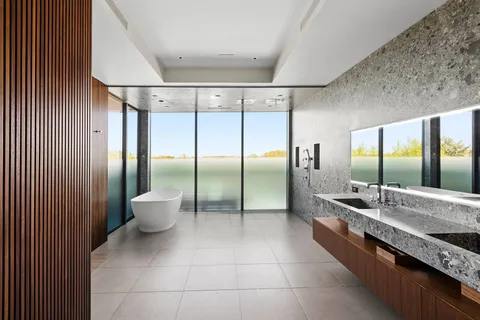 $10,395,000 | 989 Deerfield Road, Water Mill, NY 11976