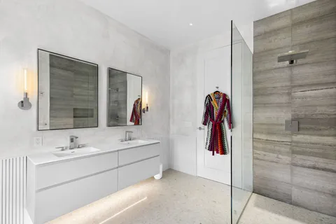 $10,395,000 | 989 Deerfield Road, Water Mill, NY 11976