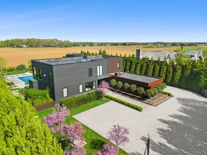 $10,395,000 | 989 Deerfield Road, Water Mill, NY 11976