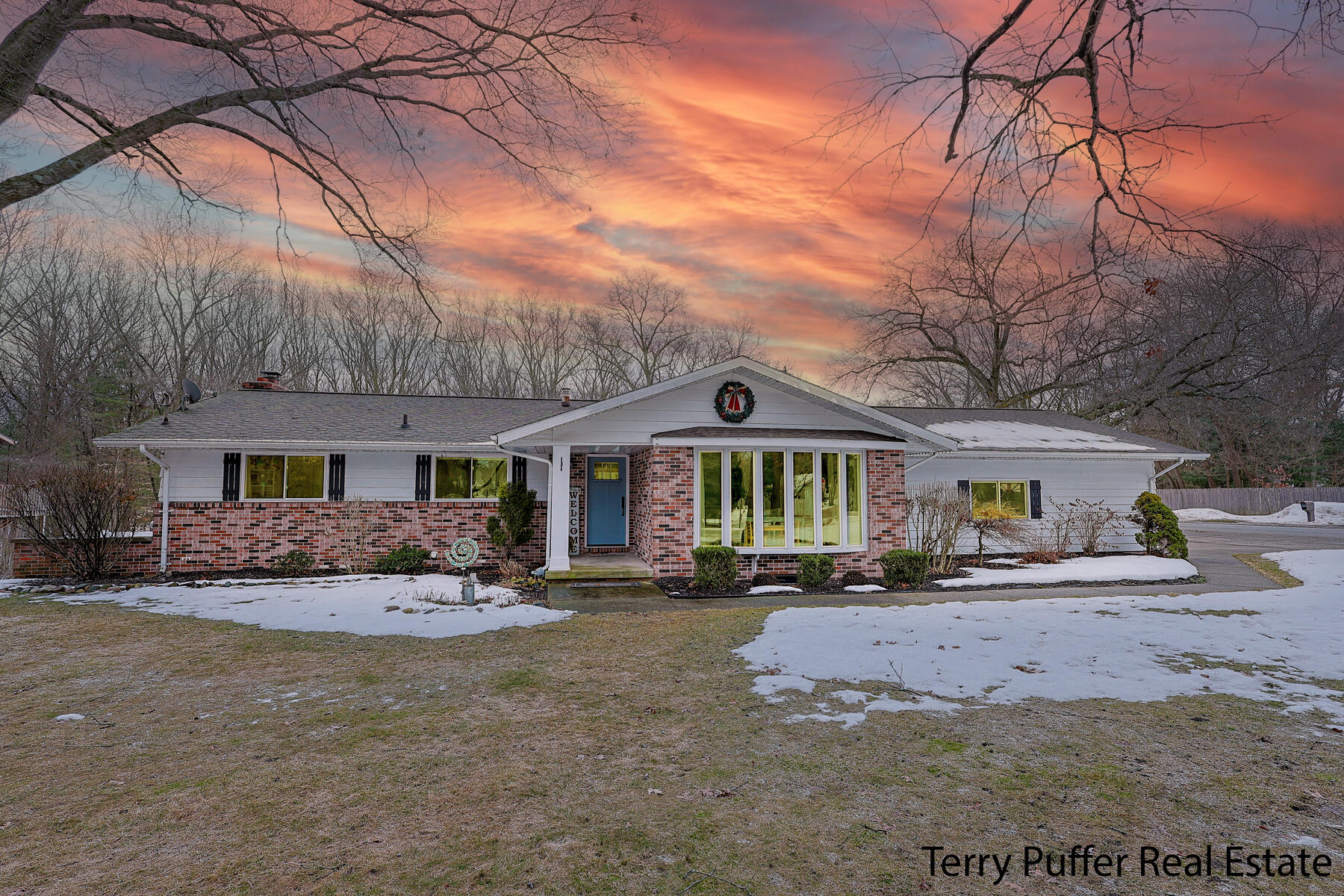 18736 North Fruitport Road Spring Lake, MI 49456 - Photo 1 of 66 Twilight