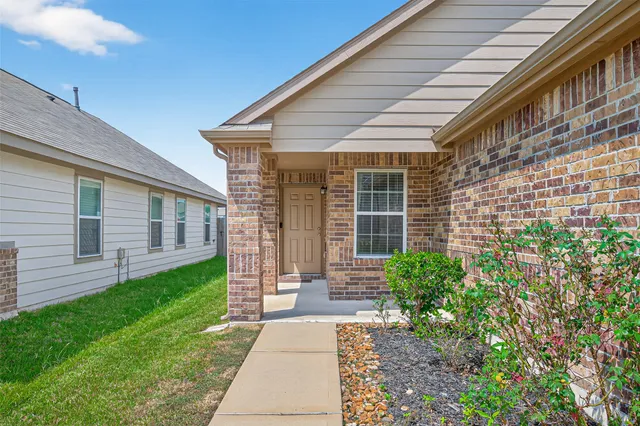 $2,000 | 4915 Purple Wisteria Lane, Spring, TX 77373