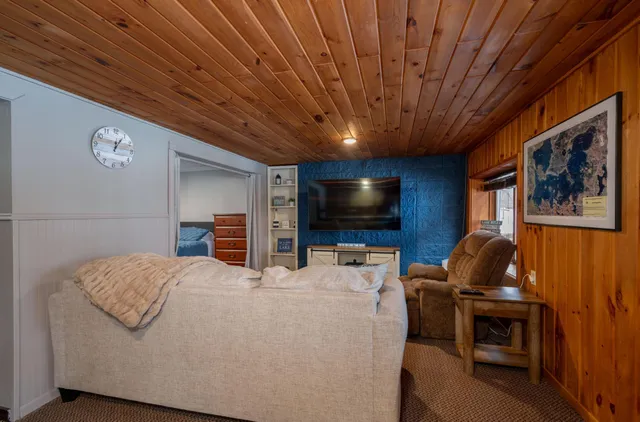 $525,000 | 33512 North Portage Trail, Grand Rapids, MN 55744