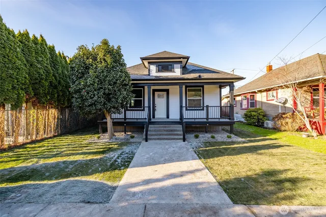 $479,999 | 1131 South 6th Street, Mount Vernon, WA 98273