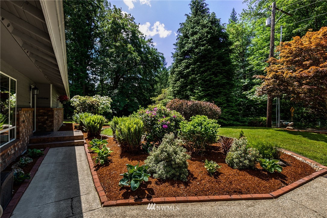 21010 196th Avenue Southeast Renton, WA 98058 - Photo 3 of 26 Gallery Image 3