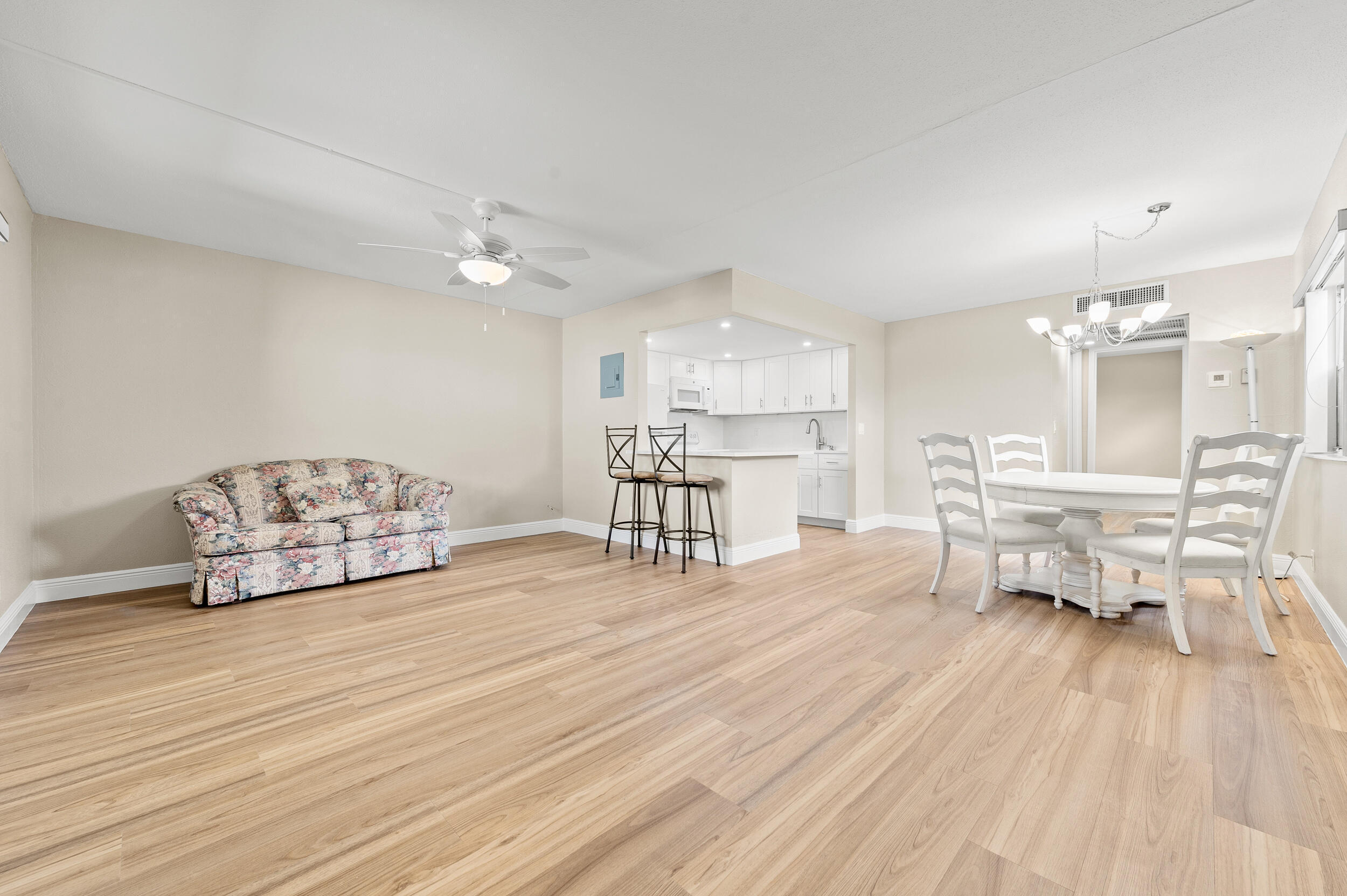 723 Flanders South Delray Beach, FL 33484 - Photo 7 of 34 dsc_3813