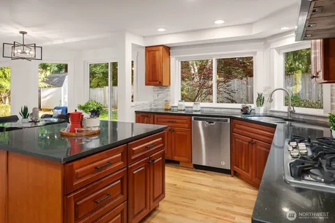 $1,548,000 | 23203 Northeast 18th Place, Sammamish, WA 98074