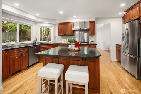 $1,548,000 | 23203 Northeast 18th Place, Sammamish, WA 98074