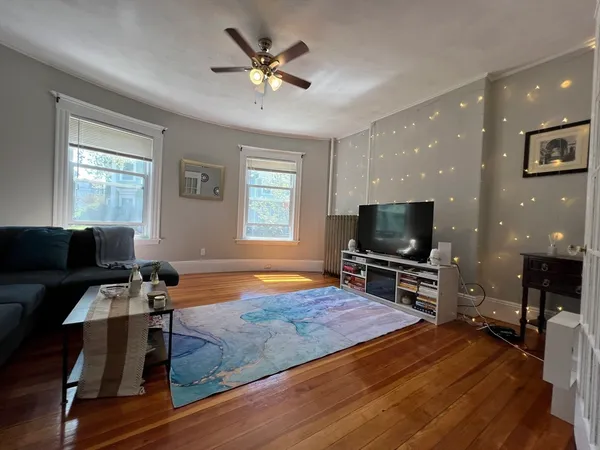 $3,900 | 9 Willis Street, Unit 1, Boston, MA 02125