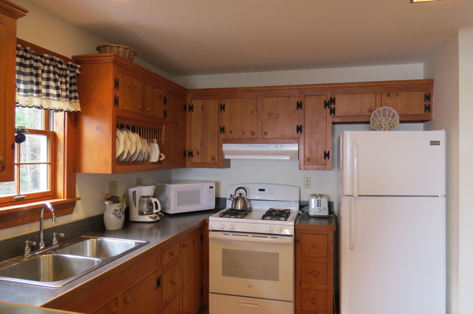293 Paul Bunyan Road Corea, ME 04624 - Photo 10 of 35 New refrigerator and range