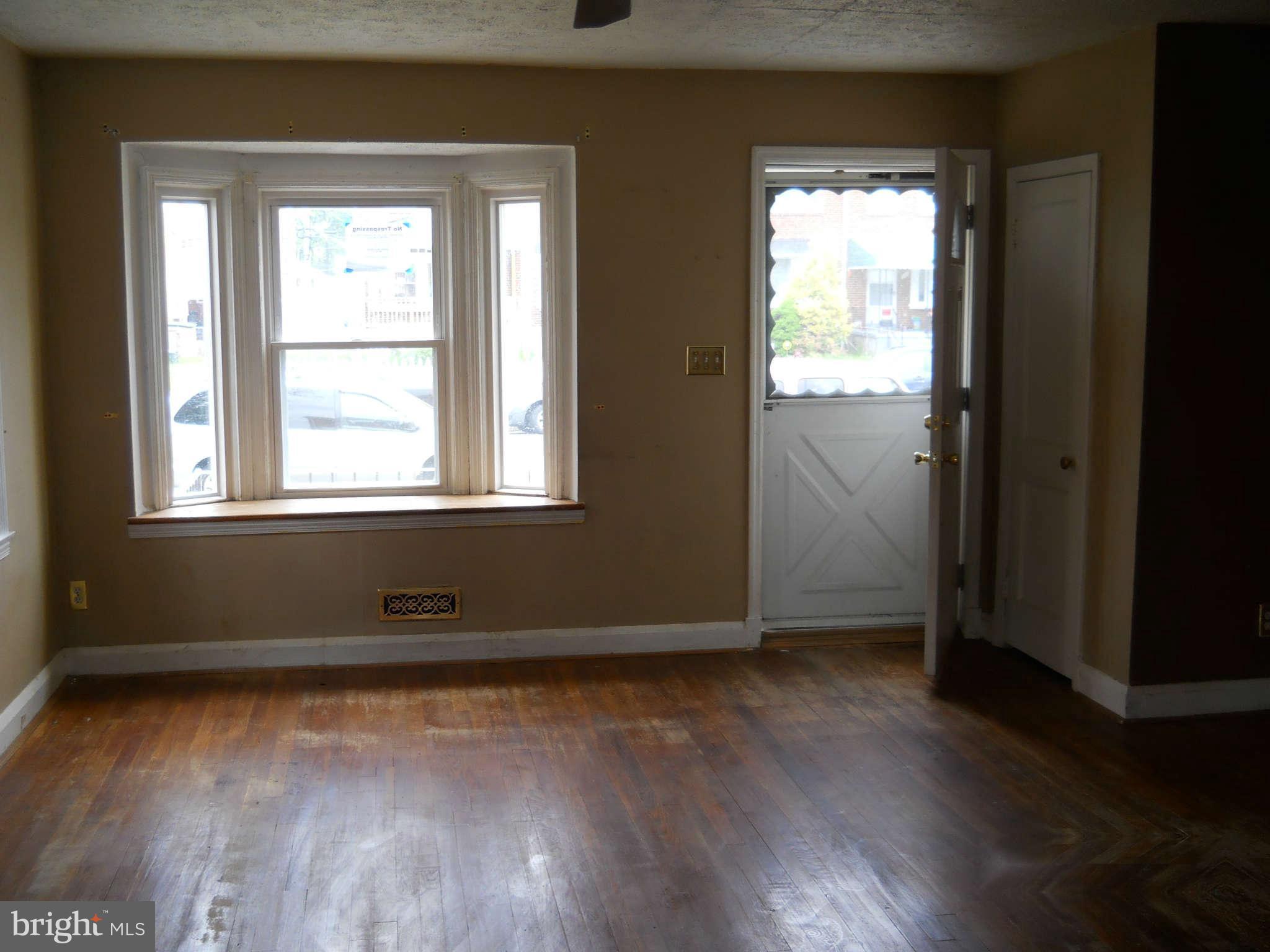 912 Arncliffe Road Baltimore, MD 21221 - Photo 4 of 13 Living Room-photo two