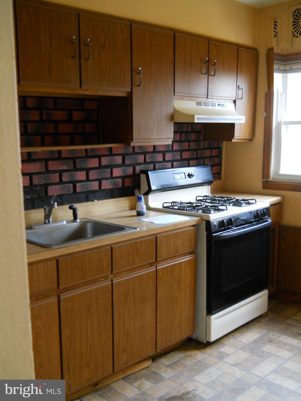 912 Arncliffe Road Baltimore, MD 21221 - Photo 6 of 13 Kitchen-photo one
