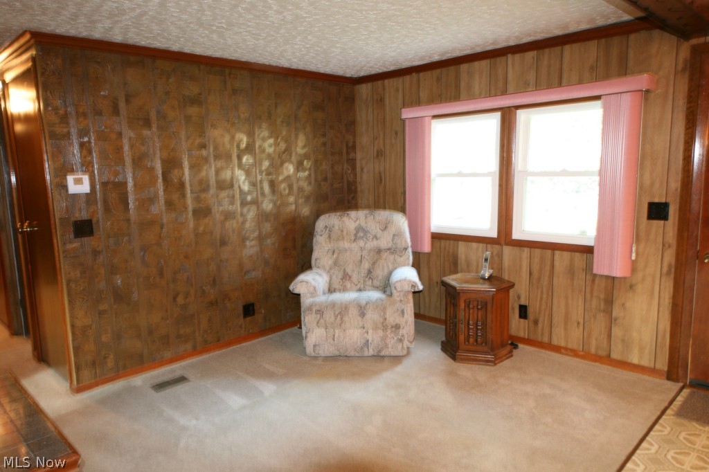 385 Stable Road Lagrange, OH 44050 - Photo 6 of 8 Sitting area off the kitchen.