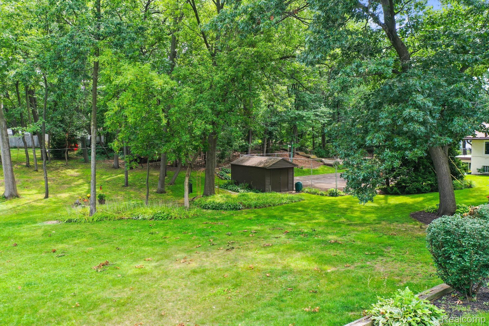 2250 Keith Road West Bloomfield, MI 48324 - Photo 36 of 49 DJI_0164.jpg