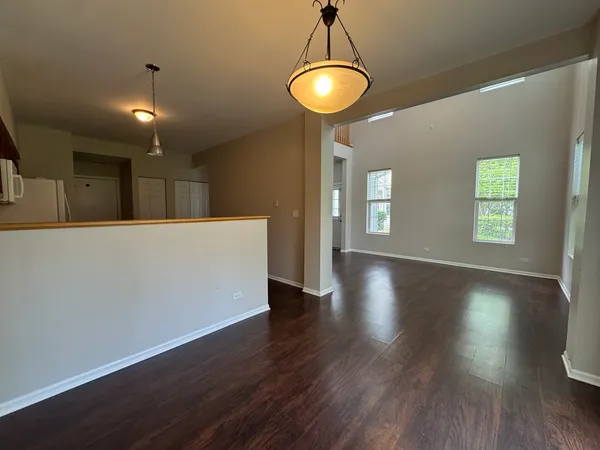 $2,450 | 1913 Golden Gate Lane, Naperville, IL 60563