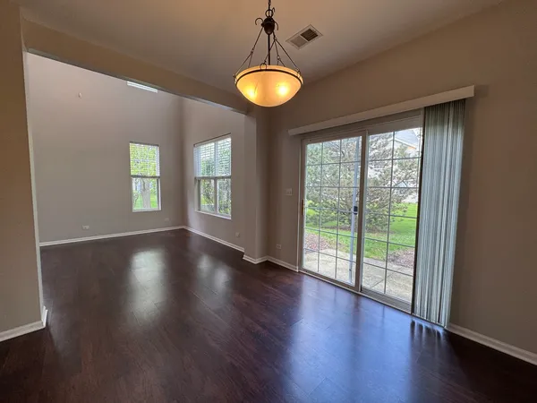 $2,450 | 1913 Golden Gate Lane, Naperville, IL 60563