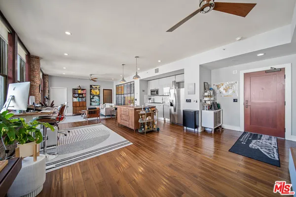 $4,000 | 460 South Spring Street, Unit 1205, Los Angeles, CA 90013