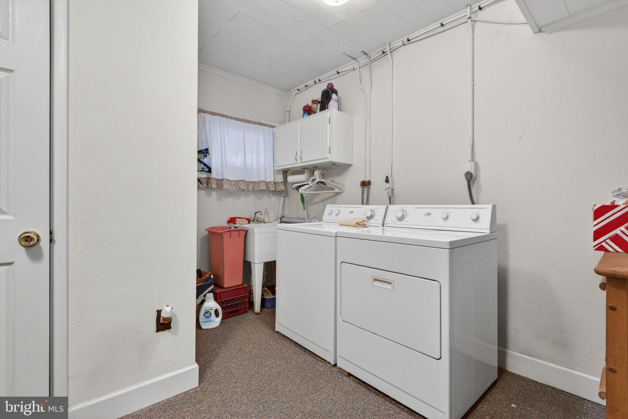 960 Nissley Road Lancaster, PA 17601 - Photo 14 of 24 a utility room with dryer and washer