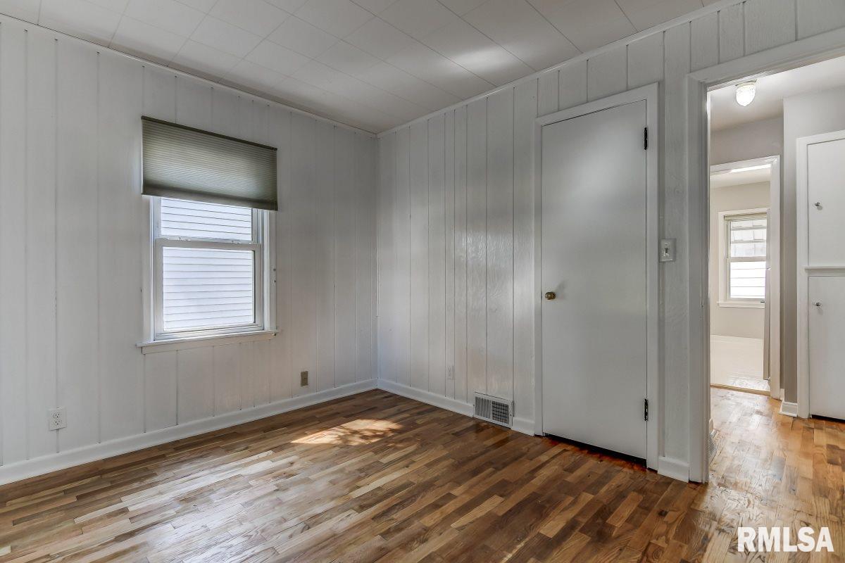 2105 North 20th Street Springfield, IL 62702 - Photo 12 of 29