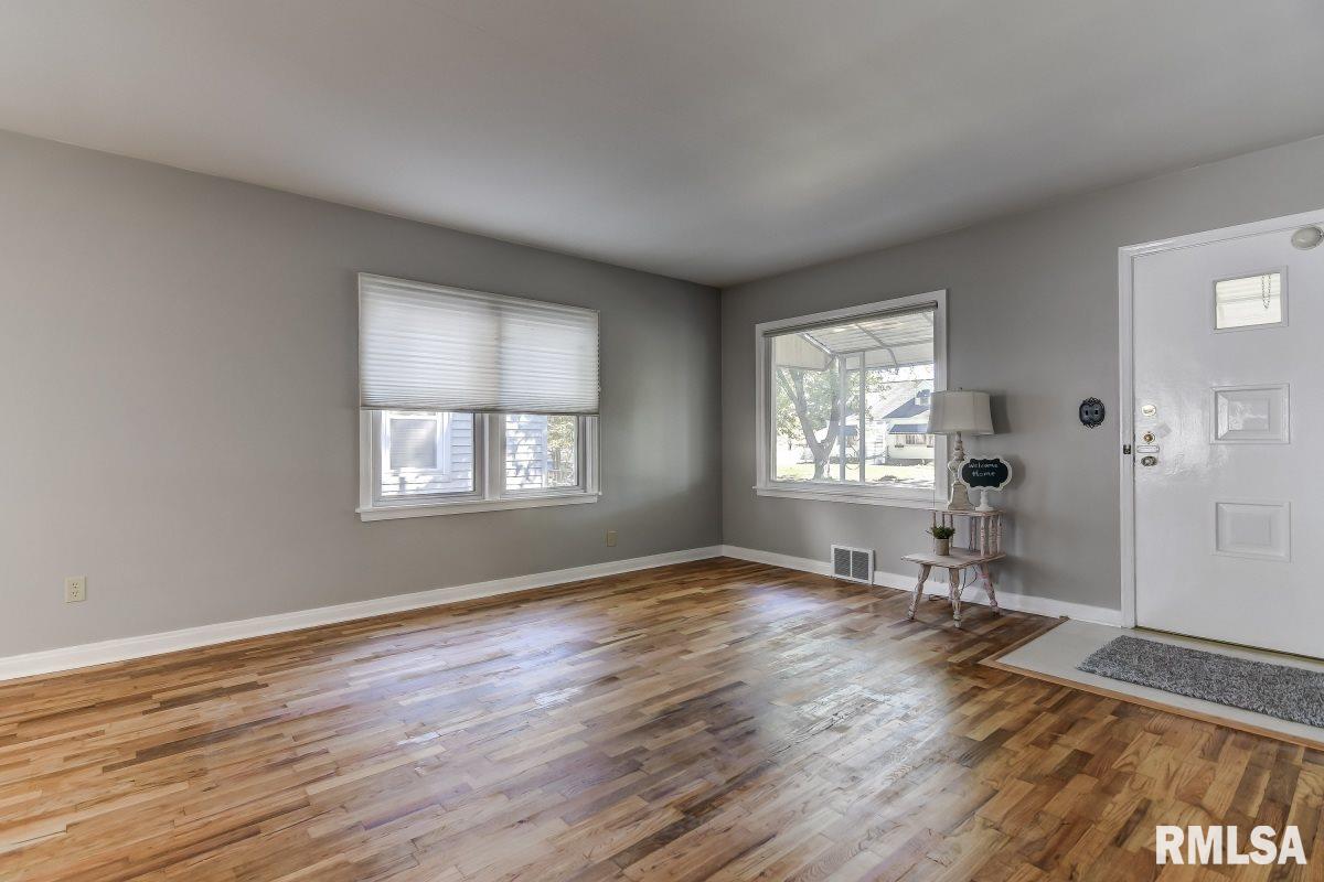 2105 North 20th Street Springfield, IL 62702 - Photo 2 of 29