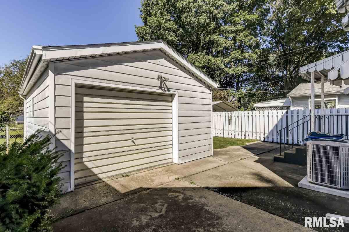 2105 North 20th Street Springfield, IL 62702 - Photo 25 of 29