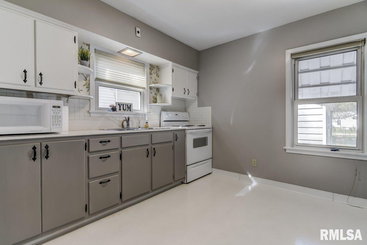 2105 North 20th Street Springfield, IL 62702 - Photo 7 of 29