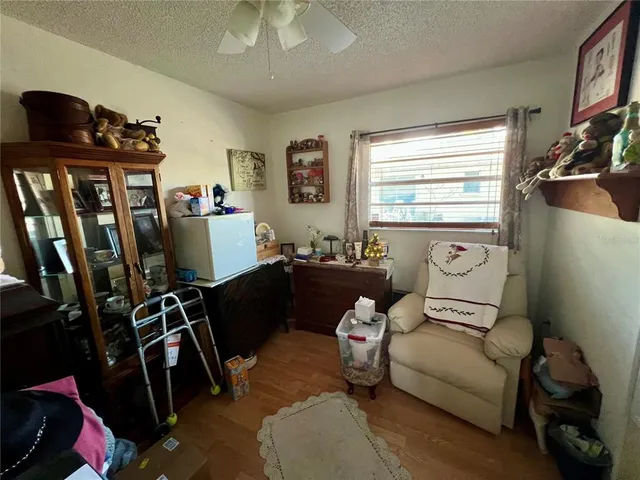 $370,000 | 1810 47th Ave Drive West, Bradenton, FL 34207