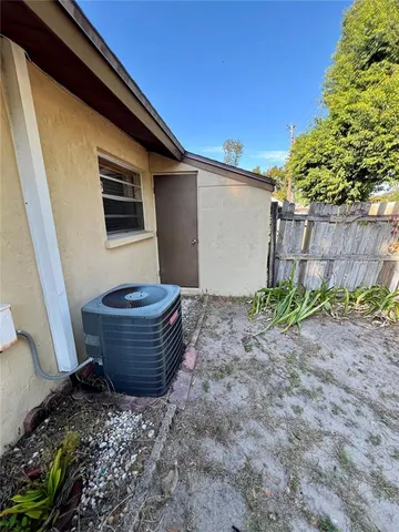 $370,000 | 1810 47th Ave Drive West, Bradenton, FL 34207