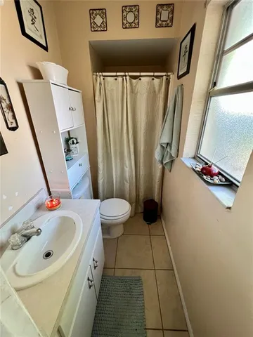 $370,000 | 1810 47th Ave Drive West, Bradenton, FL 34207