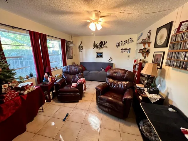 $370,000 | 1810 47th Ave Drive West, Bradenton, FL 34207