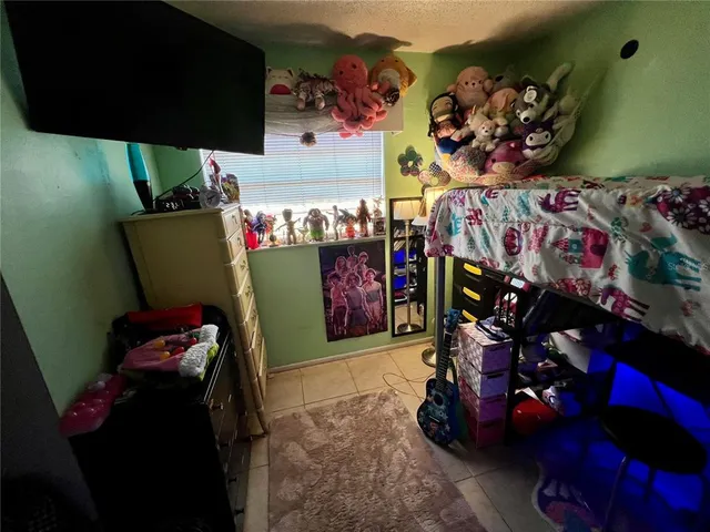 $370,000 | 1810 47th Ave Drive West, Bradenton, FL 34207