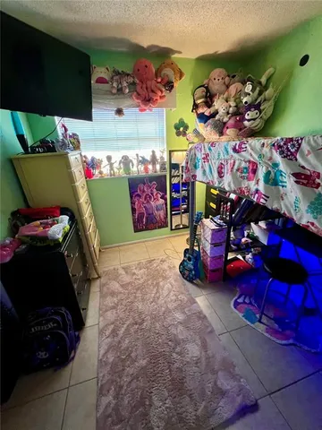 $370,000 | 1810 47th Ave Drive West, Bradenton, FL 34207