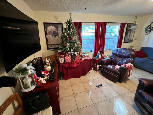 $370,000 | 1810 47th Ave Drive West, Bradenton, FL 34207