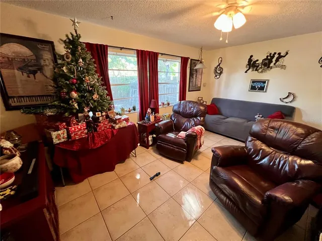 $370,000 | 1810 47th Ave Drive West, Bradenton, FL 34207