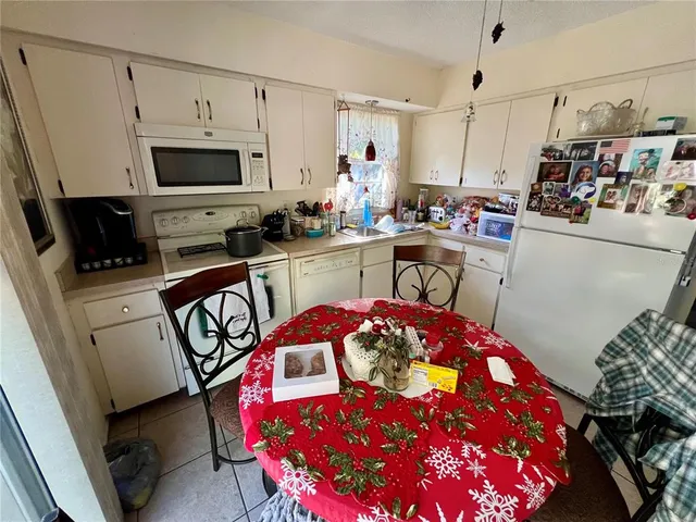 $370,000 | 1810 47th Ave Drive West, Bradenton, FL 34207