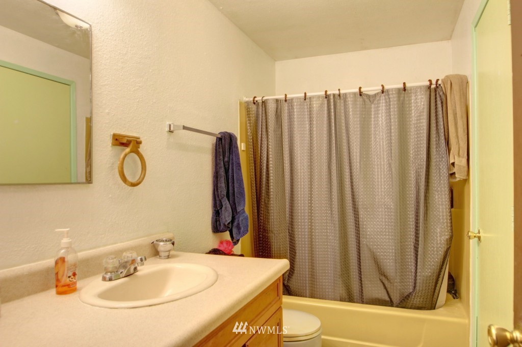 24361 Richards Road, Unit A&B Sedro-Woolley, WA 98284 - Photo 9 of 13 Gallery Image 9