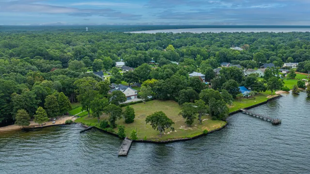 $675,000 | 112 Chapel Hill Drive, Bonneau, SC 29431