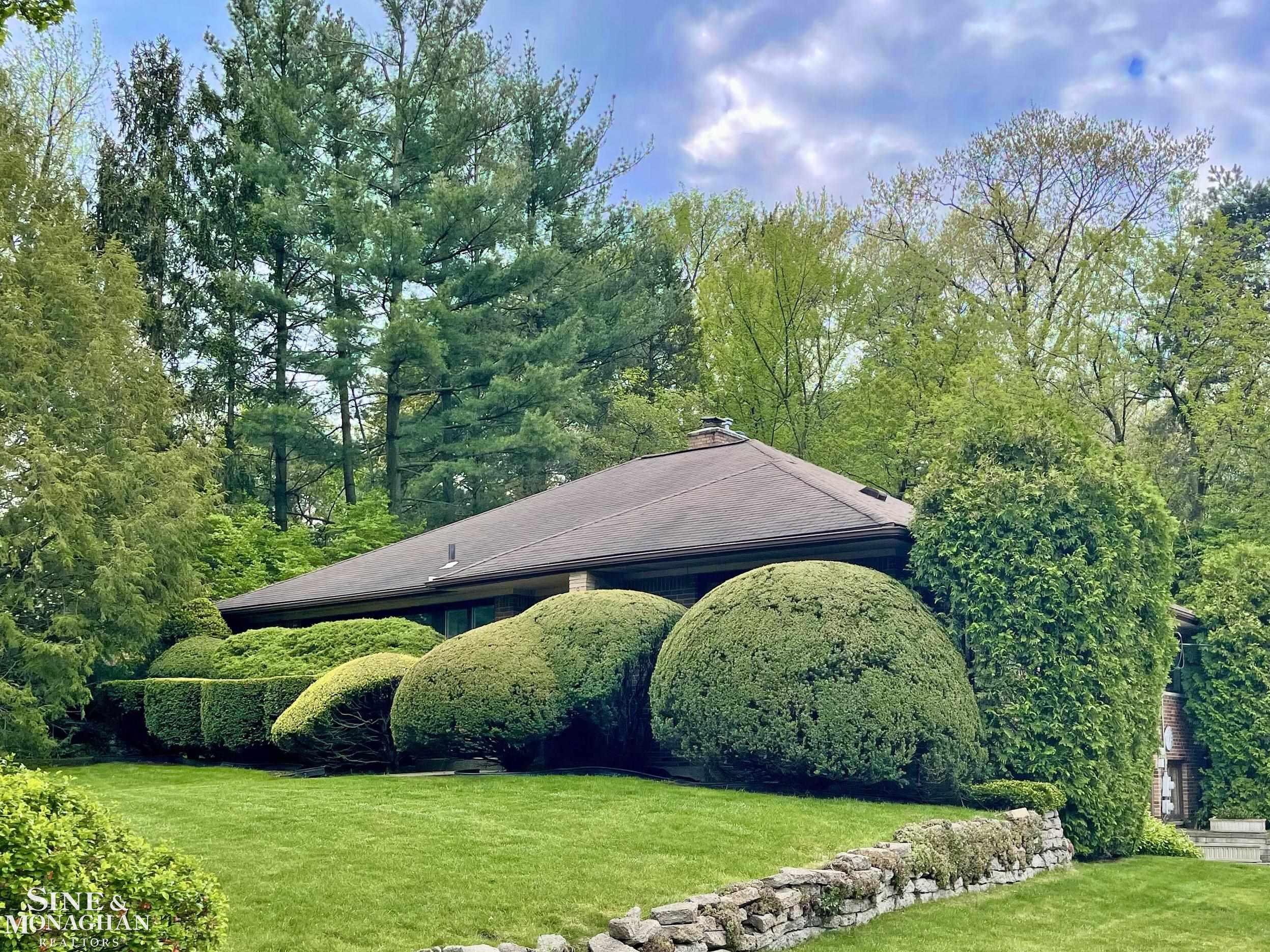 245 Stephens Road Grosse Pointe Farms, MI 48236 - Photo 1 of 40