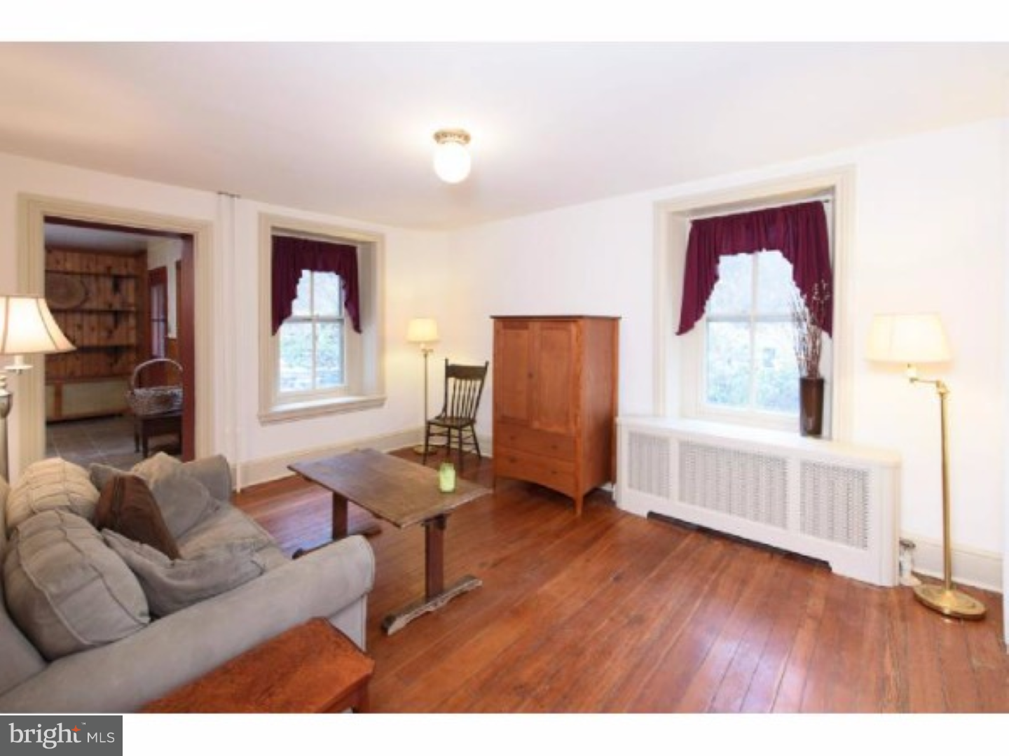 8028 Jenkintown Road Cheltenham, PA 19012 - Photo 10 of 25 Living Room