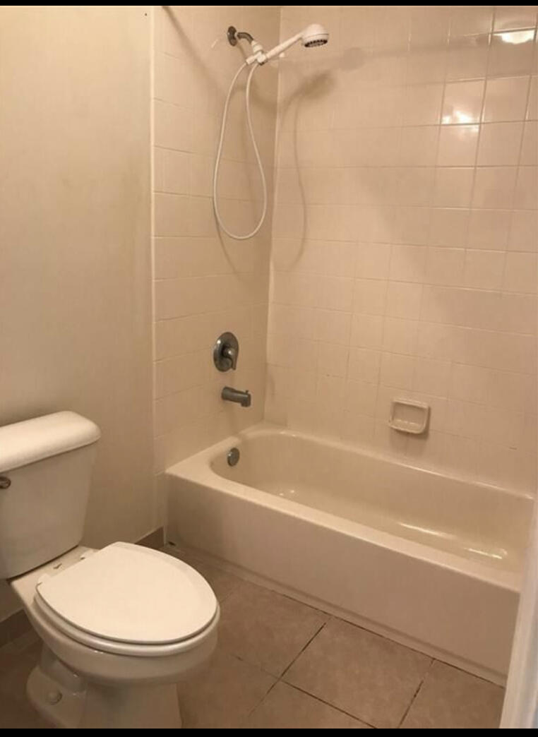 3003 Southeast Lexington Lakes Drive, Unit 2 Stuart, FL 34994 - Photo 19 of 40 26F08D95-BAB2-40CC-B9C9-E12FF37C83A6