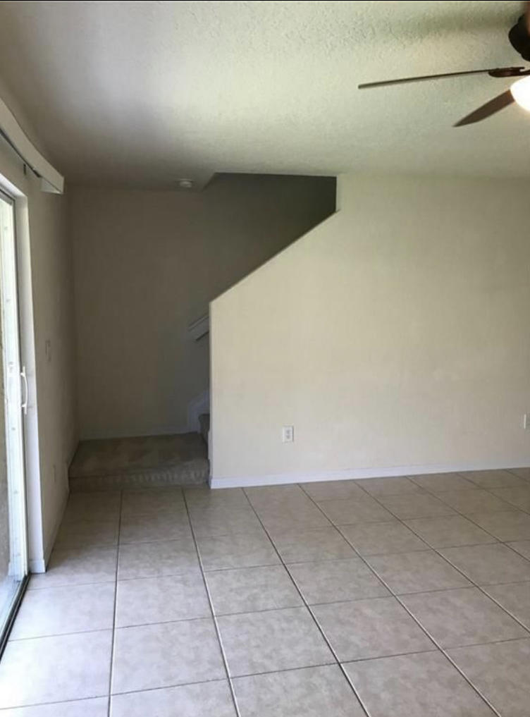 3003 Southeast Lexington Lakes Drive, Unit 2 Stuart, FL 34994 - Photo 8 of 40 4FB7025A-412B-4240-8472-7C7DF0F0143F