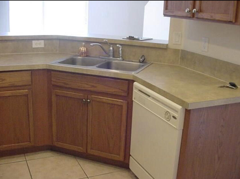 3003 Southeast Lexington Lakes Drive, Unit 2 Stuart, FL 34994 - Photo 9 of 40 3EB632EB-5F28-4144-ACA9-1224A364FA03